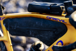 Bicicleta PINARELLO Grevil F9 SRAM Force AXS Detalle 2